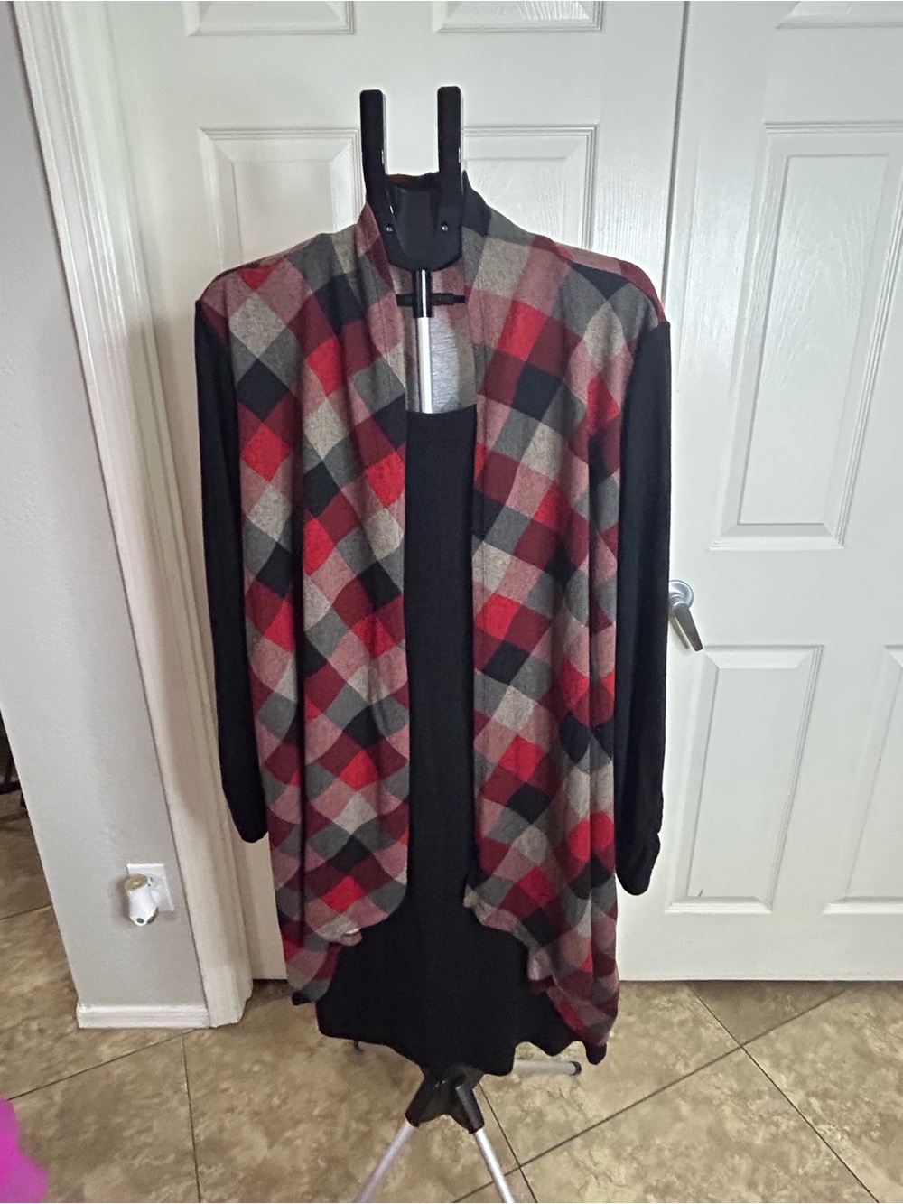 Plaid Open-Front Women's Cardigan Sweater - Red/Black Dress